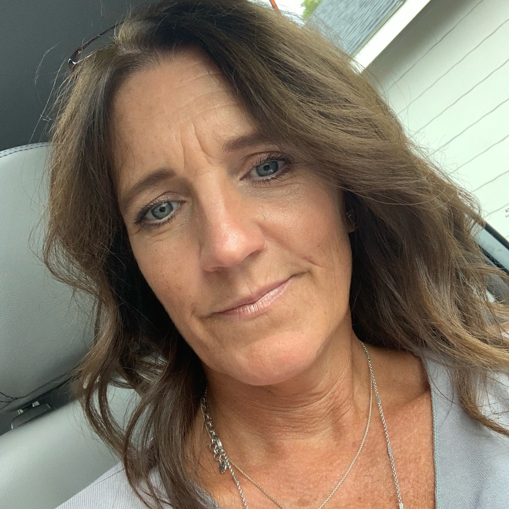 Meet your Posher, Jennifer